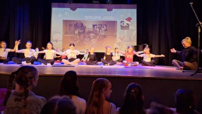 10 CHRISTMAS DANCE SHOW