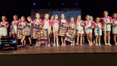 10 CHRISTMAS DANCE SHOW