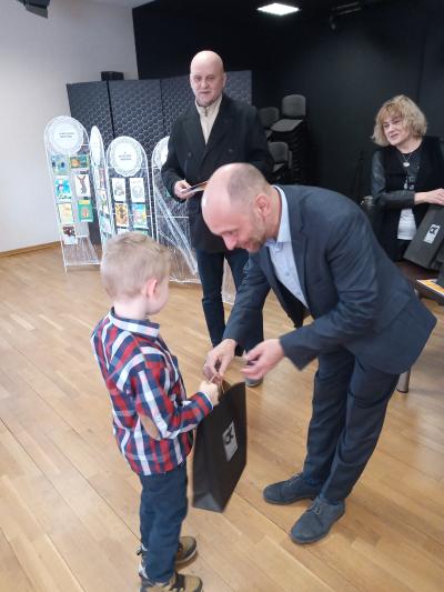 NAJPIĘKNIEJSZE KARTKI WIELKANOCNE 2023