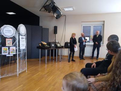 NAJPIĘKNIEJSZE KARTKI WIELKANOCNE 2023