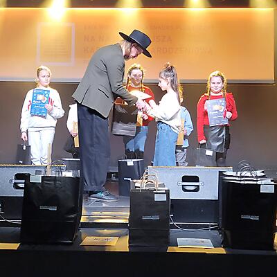 DOM KULTURY W PLASZEWIE DOCENIŁ NASZE PODOPIECZNE W KONKURSIE PLASTYCZNYM MATYLDĘ, MARCELINĘ I ADĘ