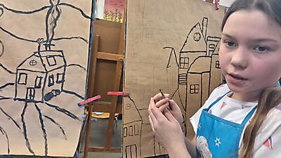 ZAJĘCIA  W SEKCJI PLASTYCZNEJ