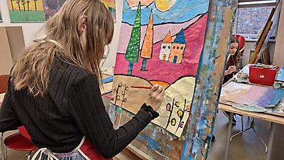 ZAJĘCIA  W SEKCJI PLASTYCZNEJ