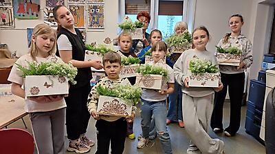 WARSZTATY ZBIJANIA I OZDABIANIA OSŁONEK DO KWIATÓW